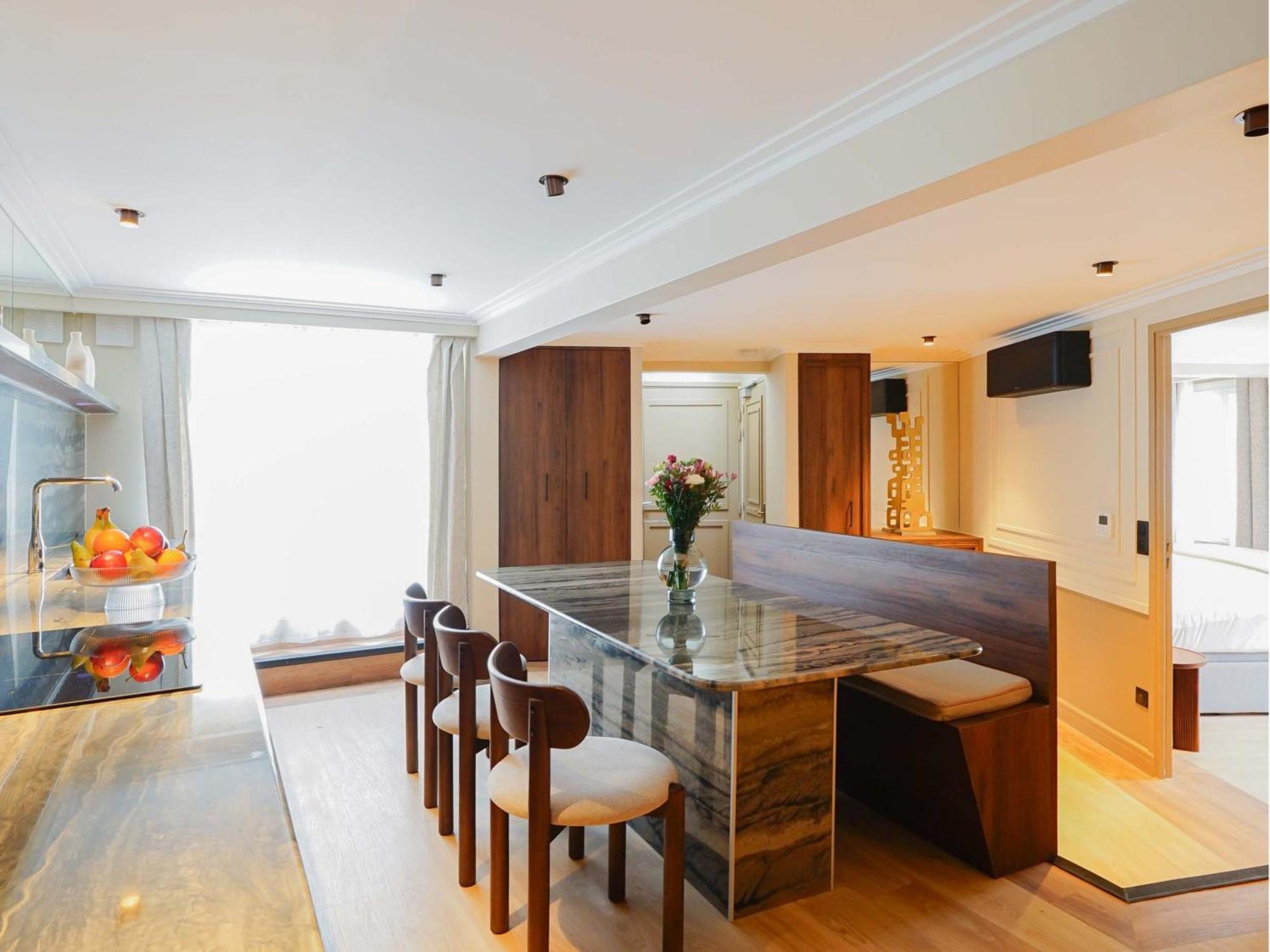 Merveil - Signature - Eiffel Tower Terrace Apartment Paris